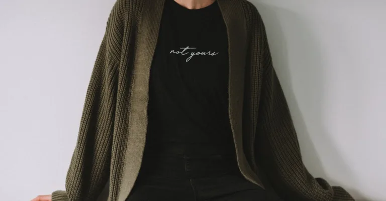 découvrez la teinte olive green, un vert naturel et apaisant, parfaite pour apporter élégance et fraîcheur à vos créations.