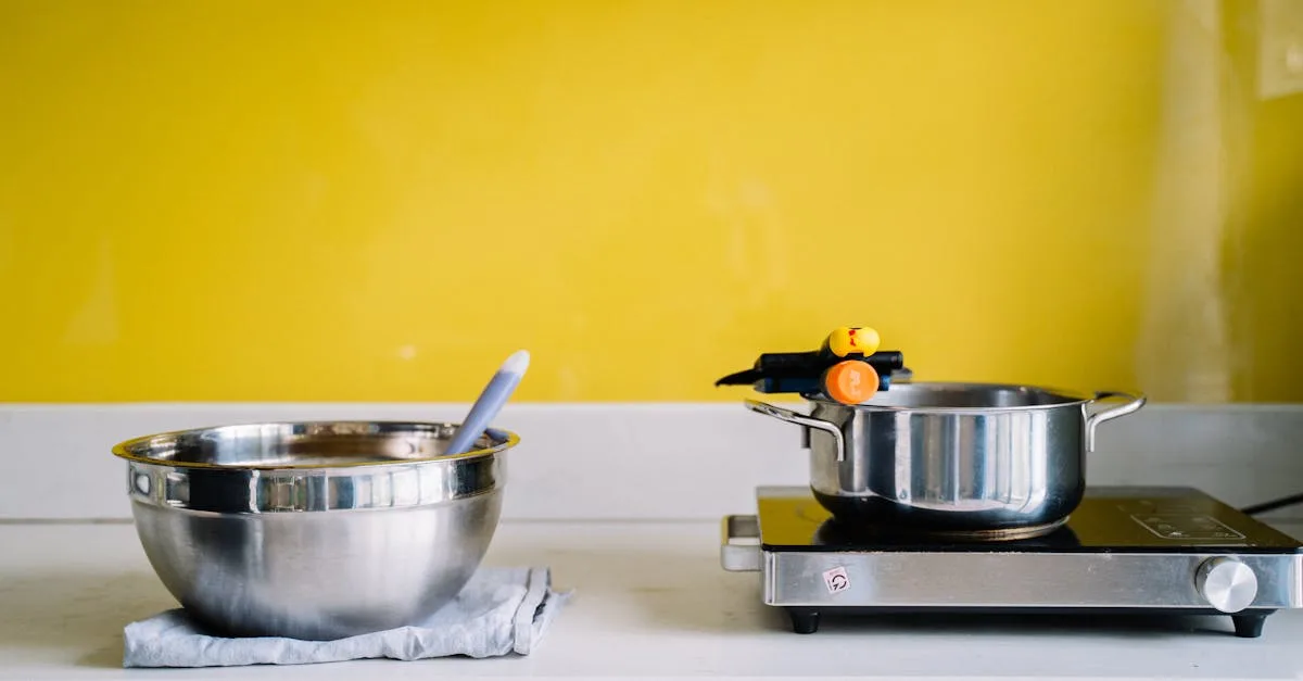 découvrez nos astuces efficaces pour nettoyer une plaque à induction brûlée et retrouver une surface parfaitement propre et brillante.