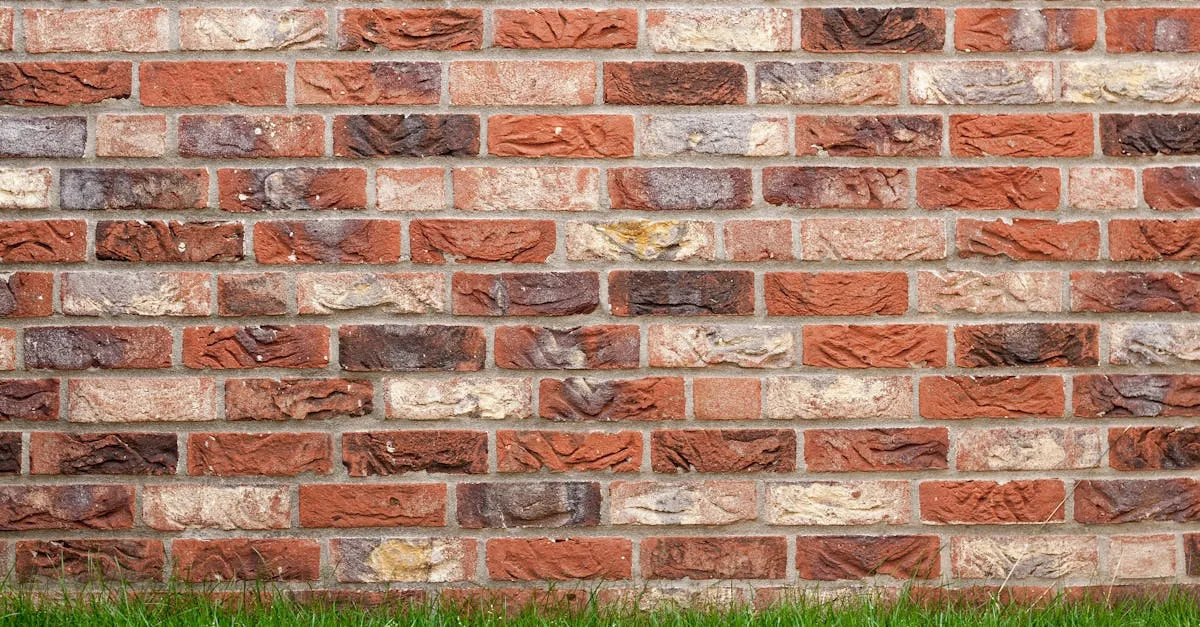 découvrez tout ce qu'il faut savoir sur le mur mitoyen : définition, droits, obligations et conseils pour bien gérer les parties communes entre voisins.