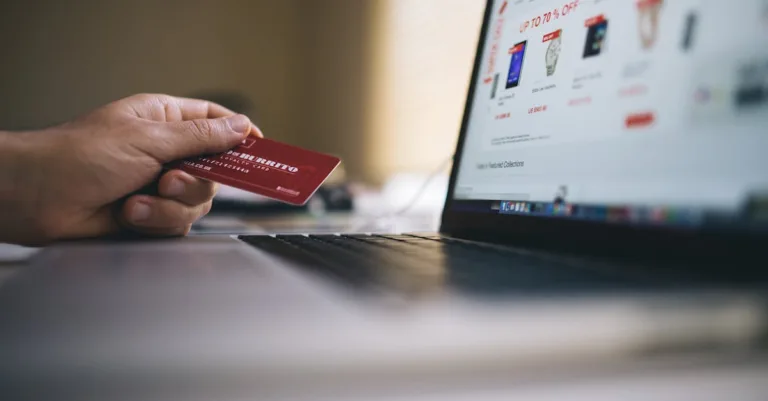 découvrez comment assurer la fiabilité de votre site web grâce à des techniques avancées de surveillance, maintenance et optimisation pour garantir une expérience utilisateur optimale.