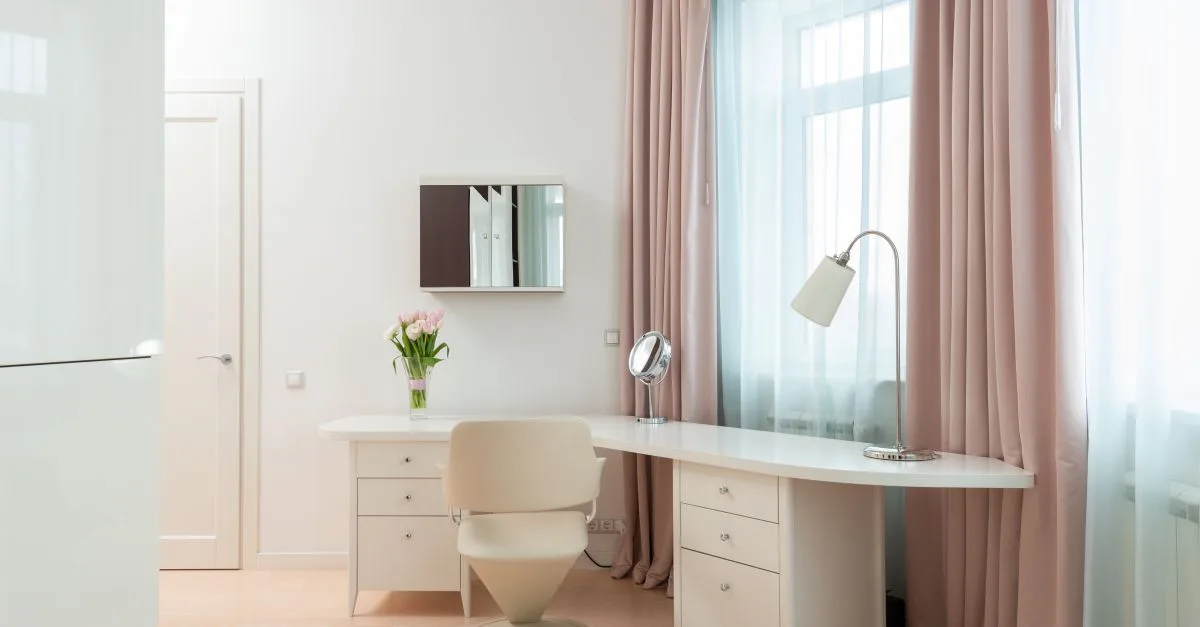 découvrez notre sélection de rideaux élégants et fonctionnels pour sublimer votre intérieur avec style et confort.