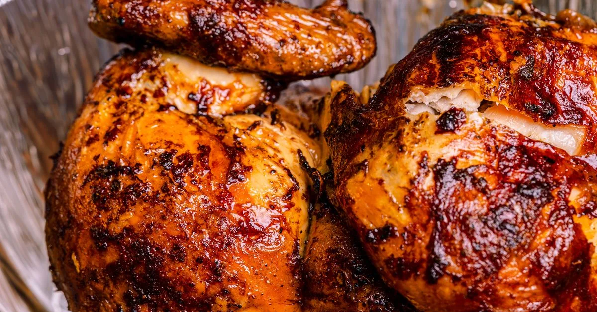 découvrez notre recette savoureuse de poulet rôti à sec, une méthode simple pour un poulet croustillant et plein de saveurs, sans ajout de matières grasses.
