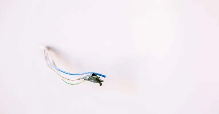 réparation des dommages électriques : diagnostic rapide et solutions efficaces pour restaurer la sécurité et la fonctionnalité de vos installations électriques.