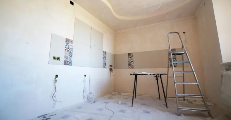 découvrez nos services de rénovation pour transformer et valoriser votre habitat avec des solutions sur-mesure et un savoir-faire professionnel.