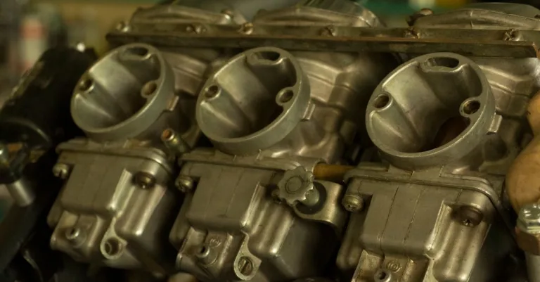apprenez à régler votre carburateur pour optimiser les performances de votre moteur grâce à notre guide simple et détaillé.