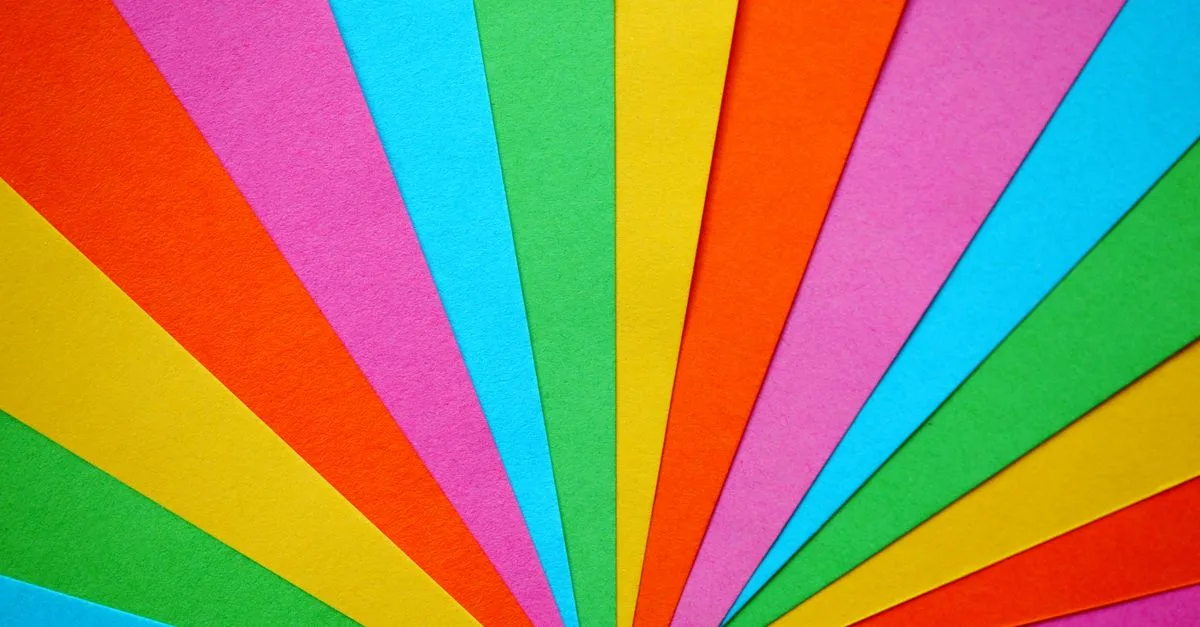 découvrez la signification et l'importance des couleurs dans notre quotidien, leurs associations et leurs impacts sur les émotions et la communication.