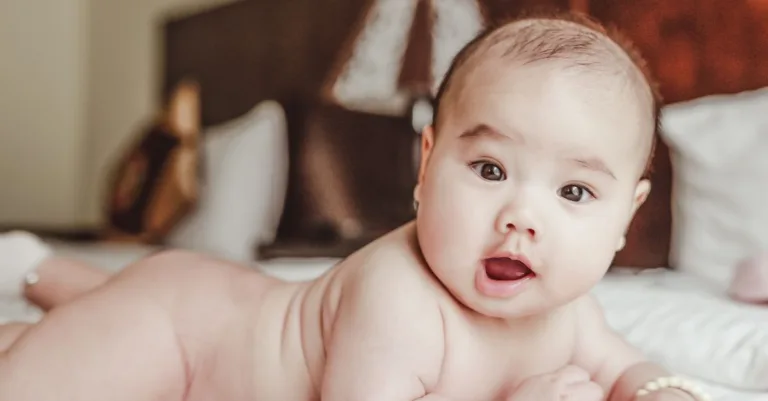 découvrez notre guide complet pour accompagner les parents et futurs parents dans toutes les étapes de la vie de bébé, avec des conseils pratiques et astuces indispensables.