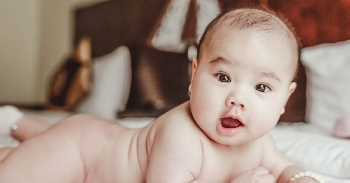 découvrez notre guide complet pour accompagner les parents et futurs parents dans toutes les étapes de la vie de bébé, avec des conseils pratiques et astuces indispensables.