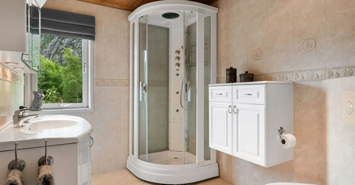 découvrez comment améliorer la circulation de l’air dans votre salle de bains pour limiter l’humidité, prévenir les moisissures et respirer un air plus sain.