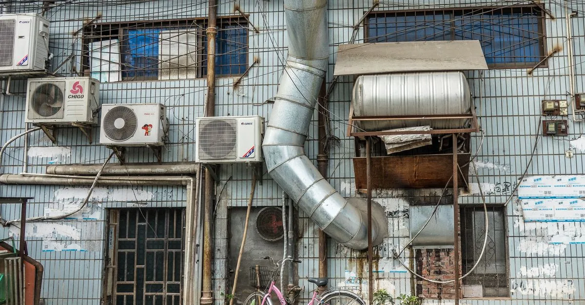 un système de ventilation mécanique bruyant peut signaler un problème. découvrez les causes possibles et les solutions pour réduire le bruit.
